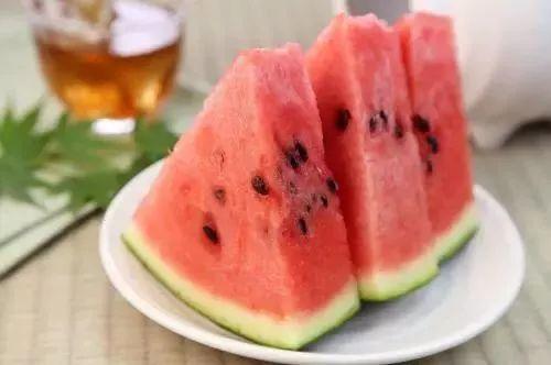 小西瓜宝宝吃瓜