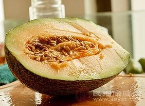 吃鸡肉可以吃哈密瓜吗,营养互补的美食探索